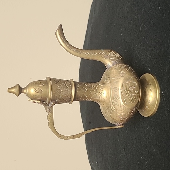 Saran Brass Indian Tea Water Pot - Picture 1 of 8